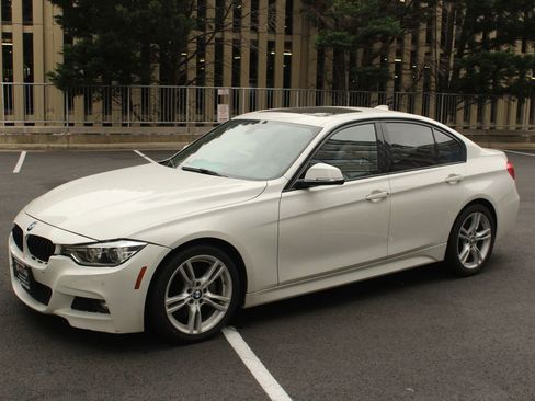 Used 2016 BMW 328i Sedan w/ M Sport Package RWD image 13