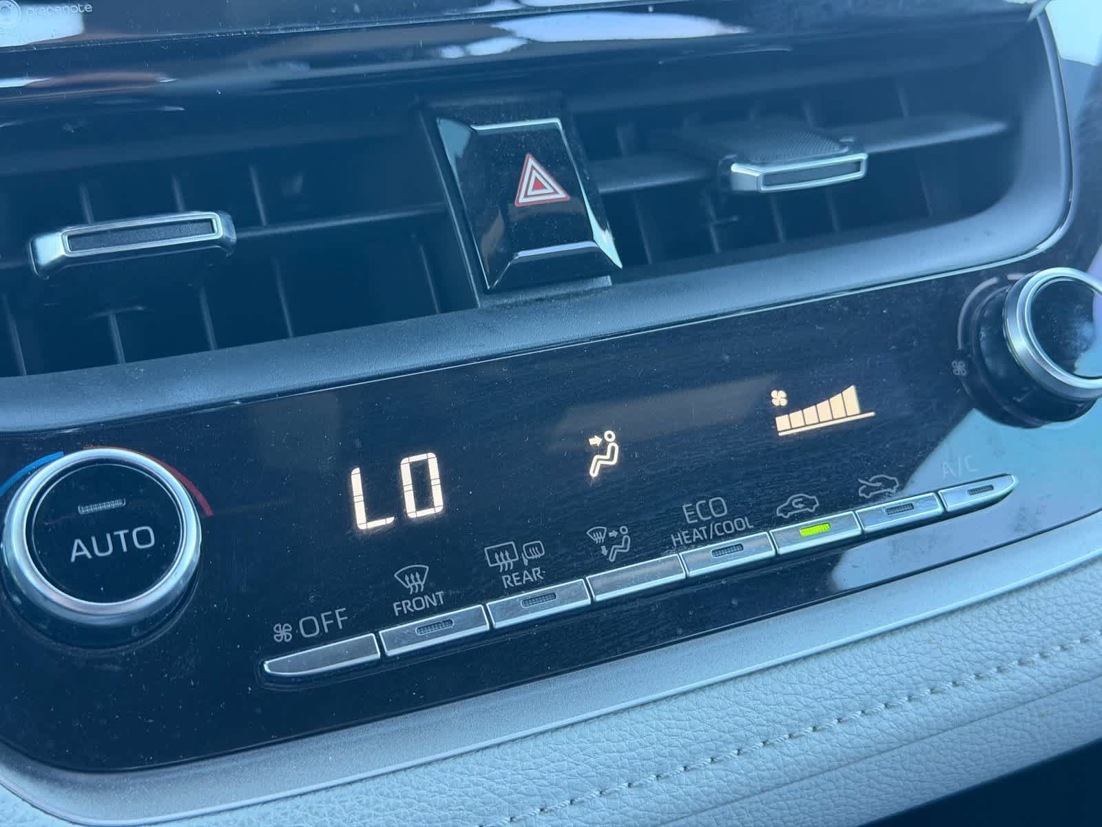 Used 2019 Toyota Corolla SE w/ SE Option Package FWD image 18