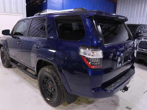 Used 2022 Toyota 4Runner SR5 Premium w/ Moonroof Package image 3