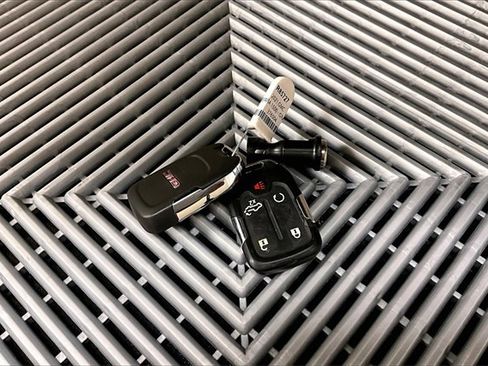 Used 2021 GMC Sierra 1500 AT4 image 9