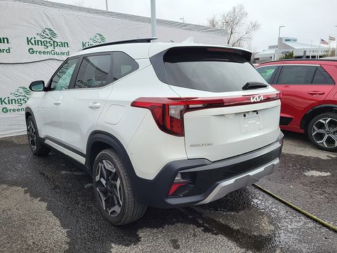 Used 2024 Kia Seltos SX w/ SX Sunroof Package image 3