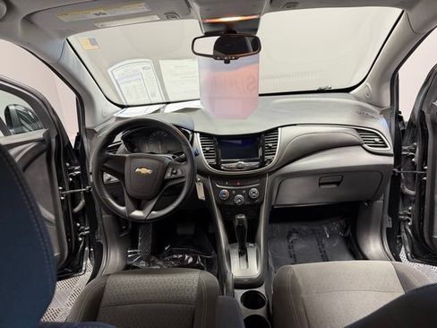 Used 2019 Chevrolet Trax LS FWD image 31