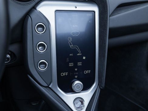 Used 2024 McLaren 750S Spider image 32