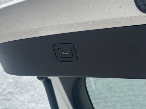 Used 2025 Buick Envista Preferred w/ Convenience I Package FWD image 10