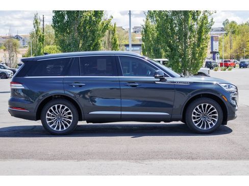 Used 2023 Lincoln Aviator Reserve w/ Equipment Group 201A AWD/4WD image 2