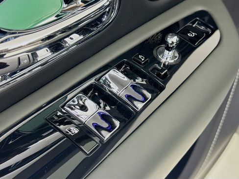 New 2026 Rolls-Royce Cullinan Black Badge AWD/4WD image 17