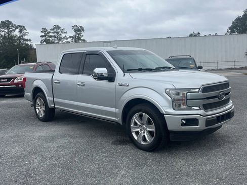 Used 2018 Ford F150 Platinum w/ Equipment Group 701A Luxury image 3