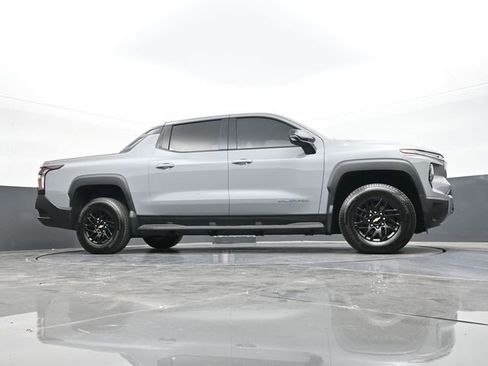 New 2025 Chevrolet Silverado EV LT image 50