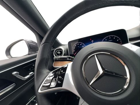 Used 2025 Mercedes-Benz C 300 Sedan image 40