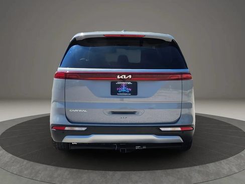 Used 2024 Kia Carnival EX FWD image 7
