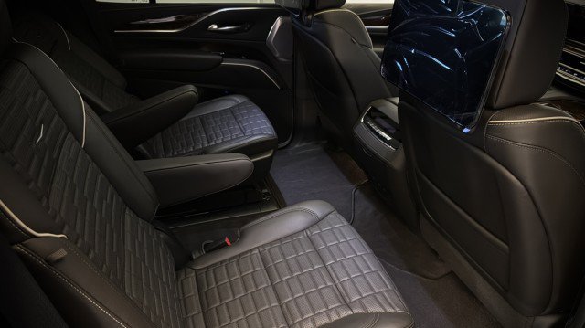 Used 2022 Cadillac Escalade Sport Platinum w/ Heavy-Duty Trailer Package AWD/4WD image 21