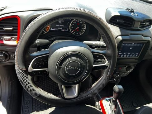 Used 2018 Jeep Renegade Trailhawk AWD/4WD image 28