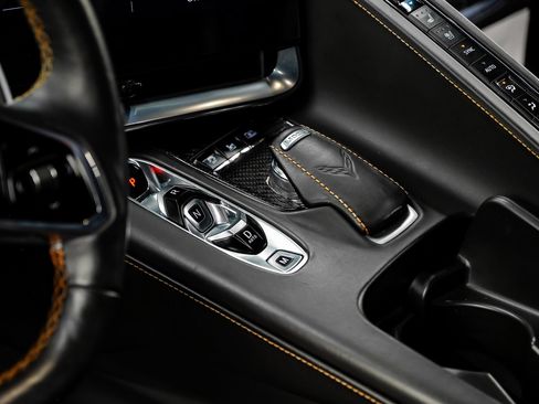 Used 2022 Chevrolet Corvette Stingray Premium Cpe w/ Z51 Performance Package image 29