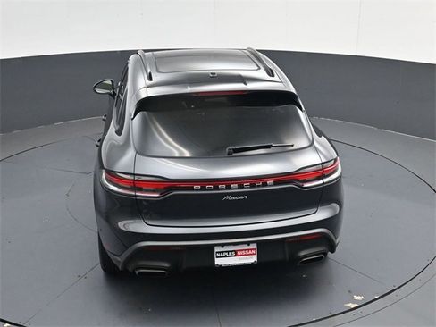 Used 2022 Porsche Macan image 48
