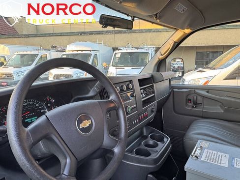 Used 2014 Chevrolet Express 2500 image 18