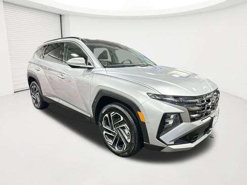 Used 2025 Hyundai Tucson Limited image 3
