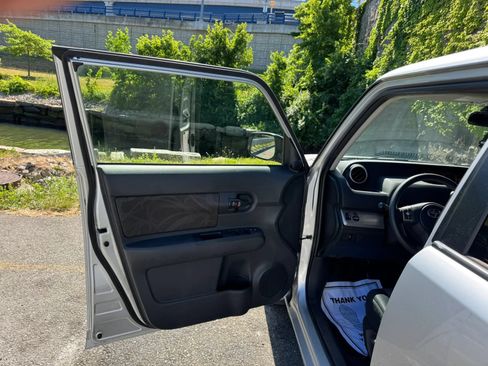 Used 2013 Scion xB FWD image 10
