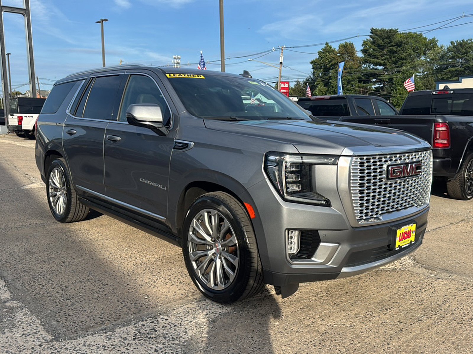 Used 2021 GMC Yukon Denali w/ Denali Ultimate Package AWD/4WD image 4