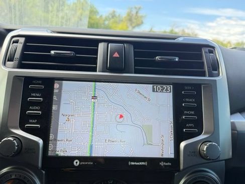 Used 2020 Toyota 4Runner SR5 AWD/4WD image 22