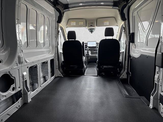 New 2026 Ford Transit 250 148 Medium Roof RWD image 15