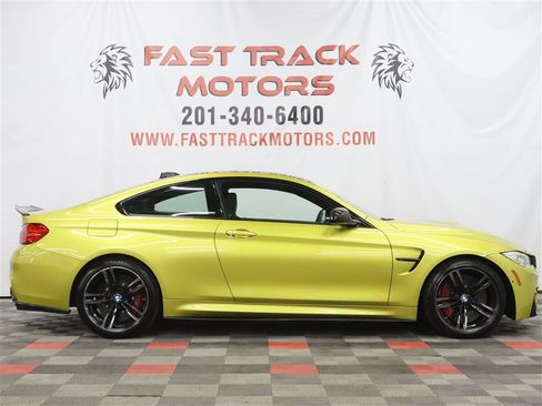 Used 2017 BMW M4 Coupe RWD image 5