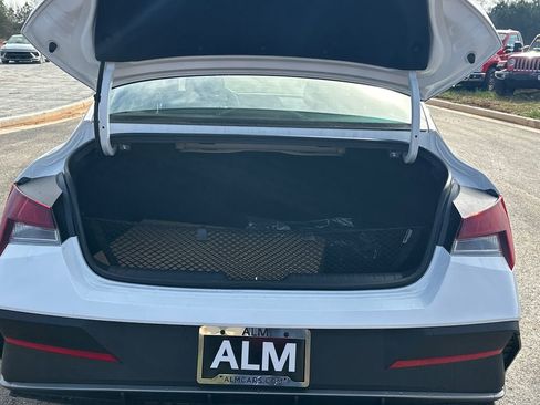 New 2025 Hyundai Elantra Sport image 18