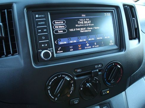 Used 2020 Nissan NV200 SV w/ Sliding Glass Door Package FWD image 24