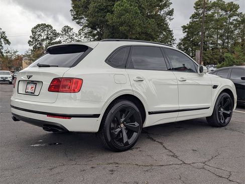 Used 2019 Bentley Bentayga image 4