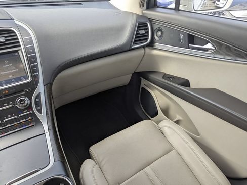 Used 2019 Lincoln Nautilus Reserve FWD image 20