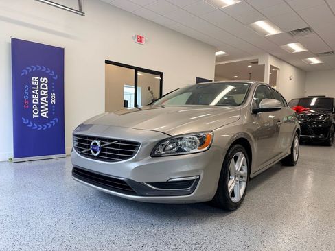 Used 2014 Volvo S60 T5 FWD image 3