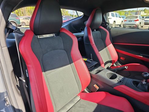 Used 2024 Nissan Z Performance w/ Floor Mat Package image 10