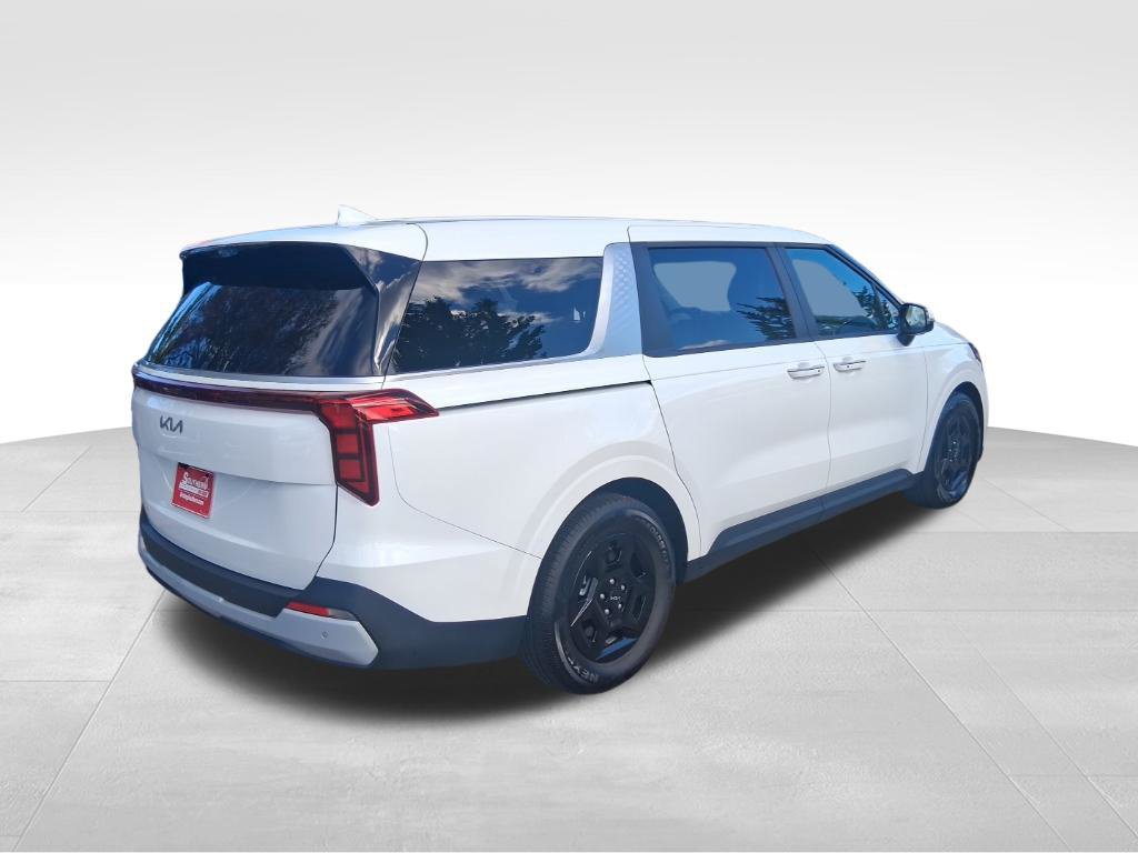 Certified 2026 Kia Carnival FWD image 6