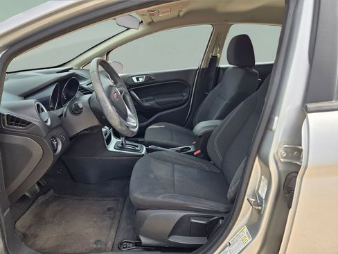 Used 2015 Ford Fiesta SE image 9