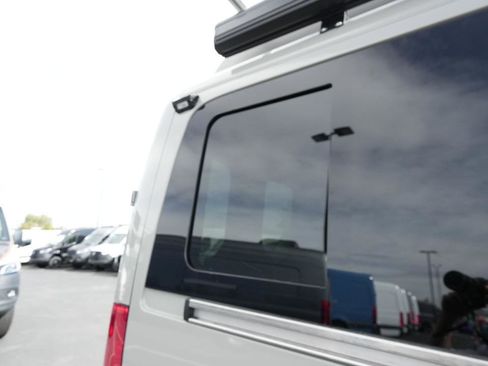 Used 2022 Mercedes-Benz Sprinter 2500 image 33