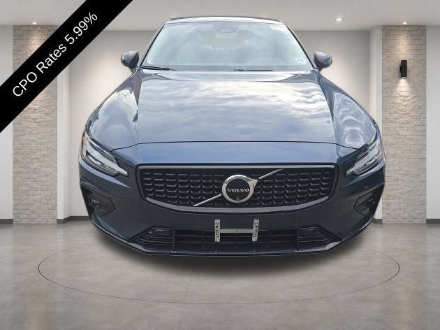 Used 2025 Volvo S60 B5 Plus AWD/4WD image 2