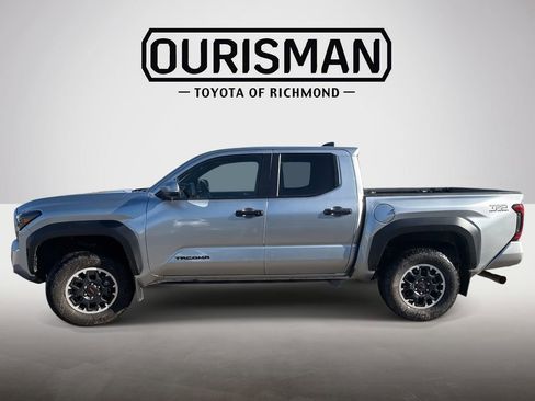 Used 2024 Toyota Tacoma TRD Off-Road w/ TRD Off Road Upgrade Package image 4