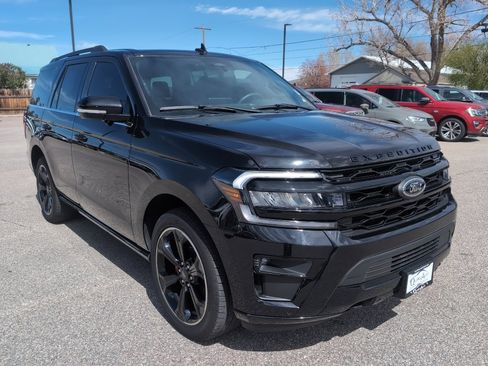 Used 2024 Ford Expedition Limited AWD/4WD image 4