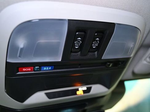 Certified 2025 Subaru Crosstrek 2.0i Premium image 42