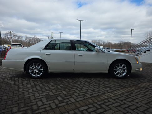 Used 2011 Cadillac DTS Luxury image 6