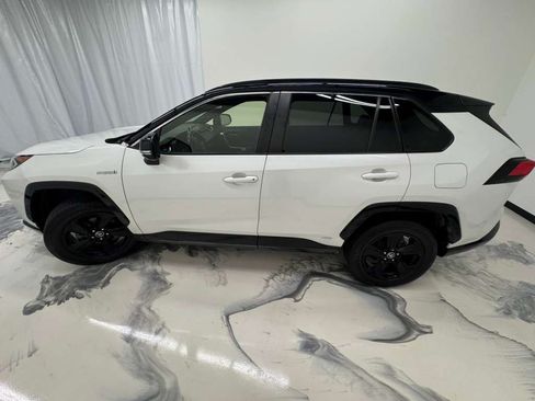 Used 2019 Toyota RAV4 XSE AWD/4WD image 4