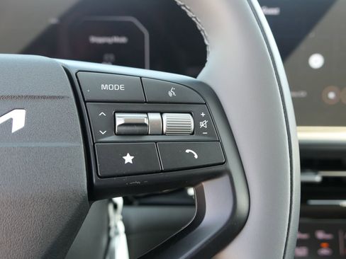 New 2025 Kia EV6 Light w/ Light LR Technology Package image 13