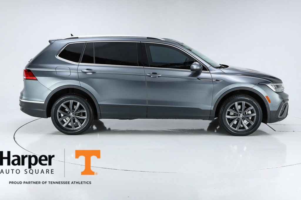 Used 2022 Volkswagen Tiguan SE AWD/4WD image 49