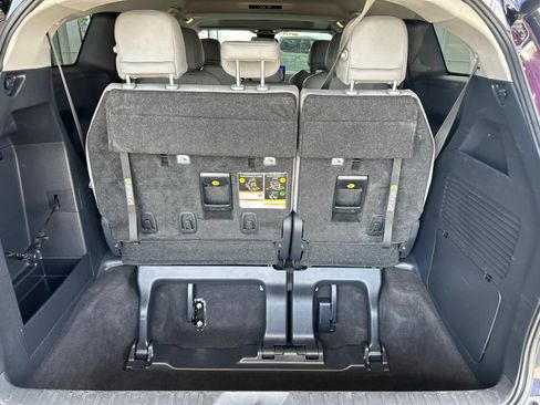 Certified 2025 Toyota Sienna XLE FWD image 17