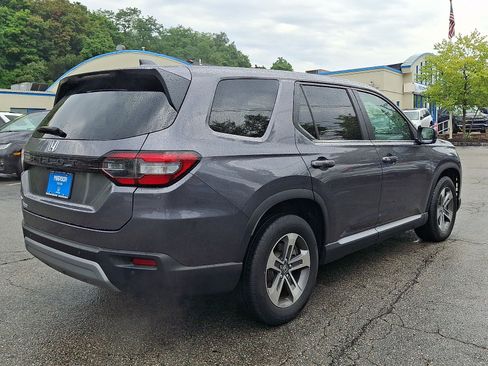 Used 2024 Honda Pilot EX-L image 4