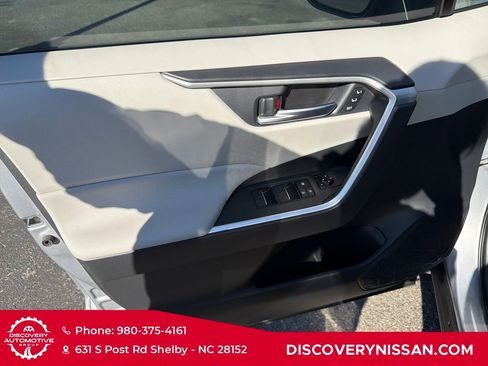 Used 2020 Toyota RAV4 XLE Premium FWD image 14