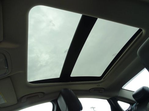 Used 2015 Chrysler 200 C w/ Sun/Sound Group image 3