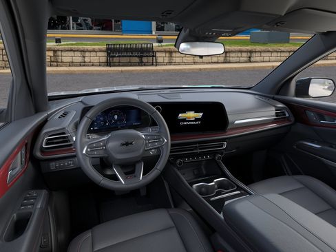 Used 2026 Chevrolet Traverse Z71 image 15