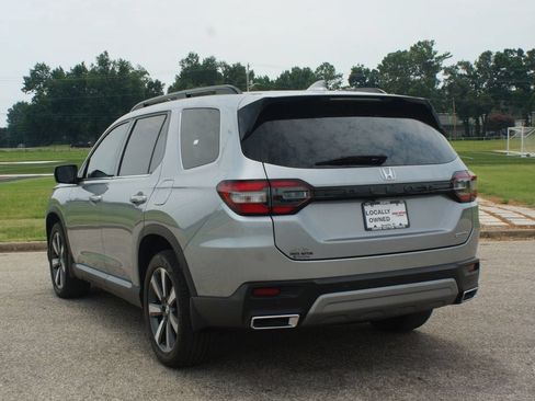 Used 2025 Honda Pilot Touring image 18