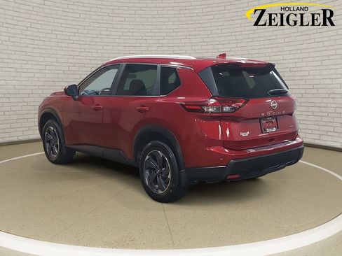 Certified 2025 Nissan Rogue SV w/ SV Premium Package image 7