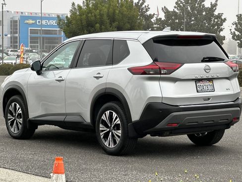 Used 2022 Nissan Rogue SV image 6